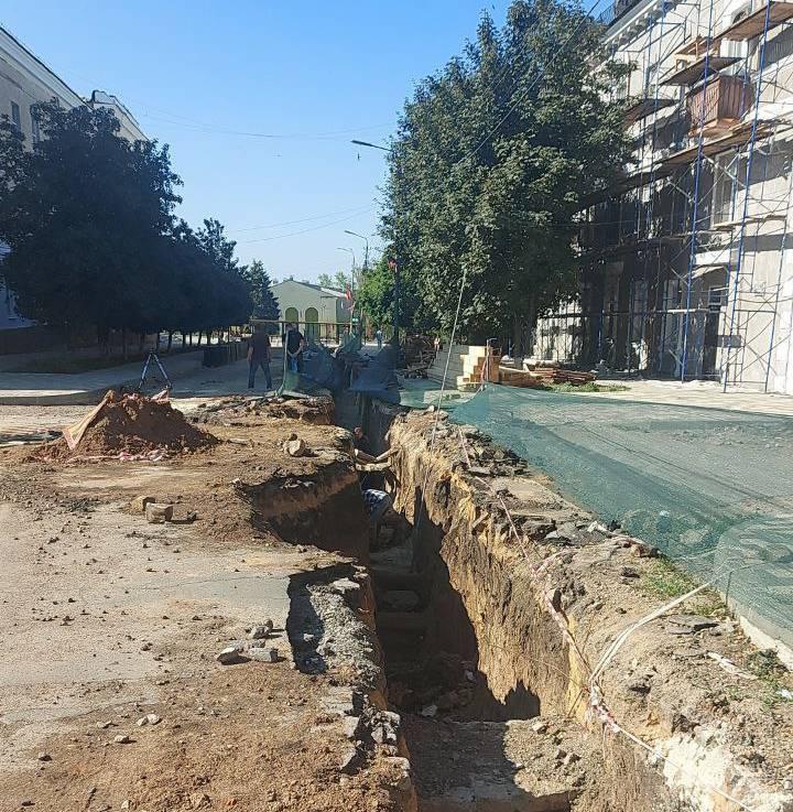 Амурская область ремонтирует коллектор на улице Ленина в Амвросиевке