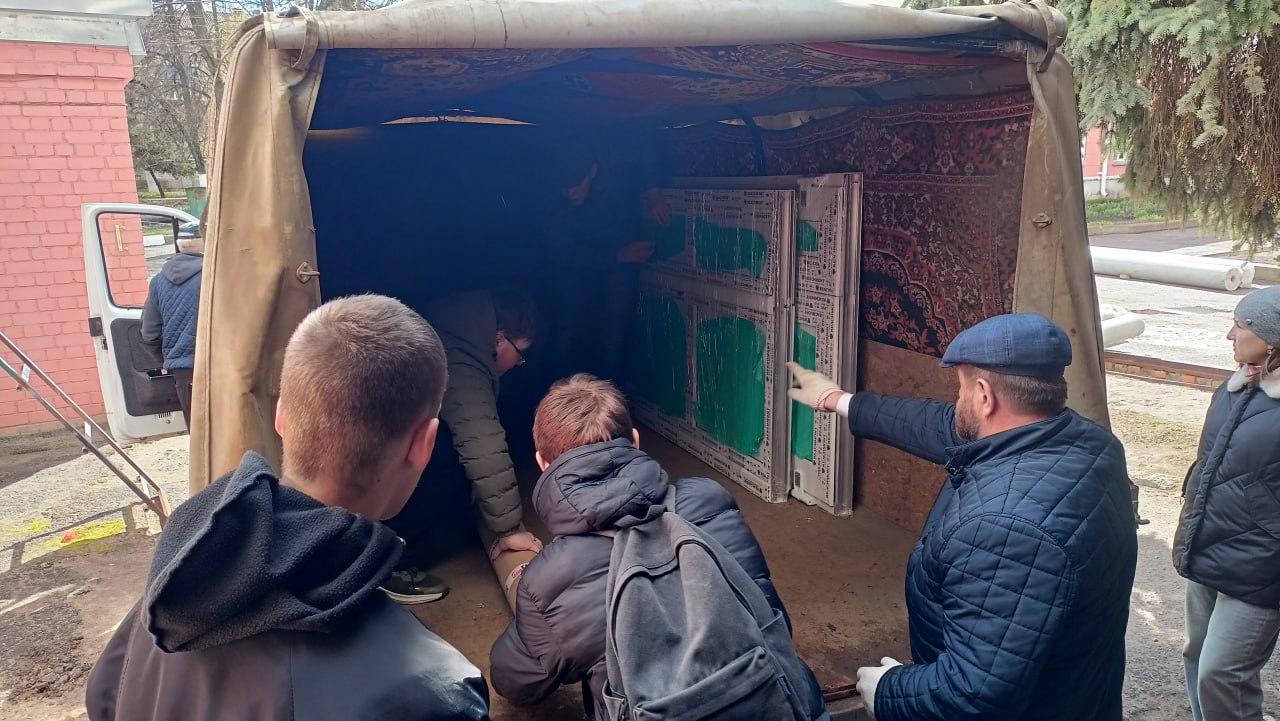 Новые двери и погружной скважинный насос отправились из Ливен в Троицкий МО