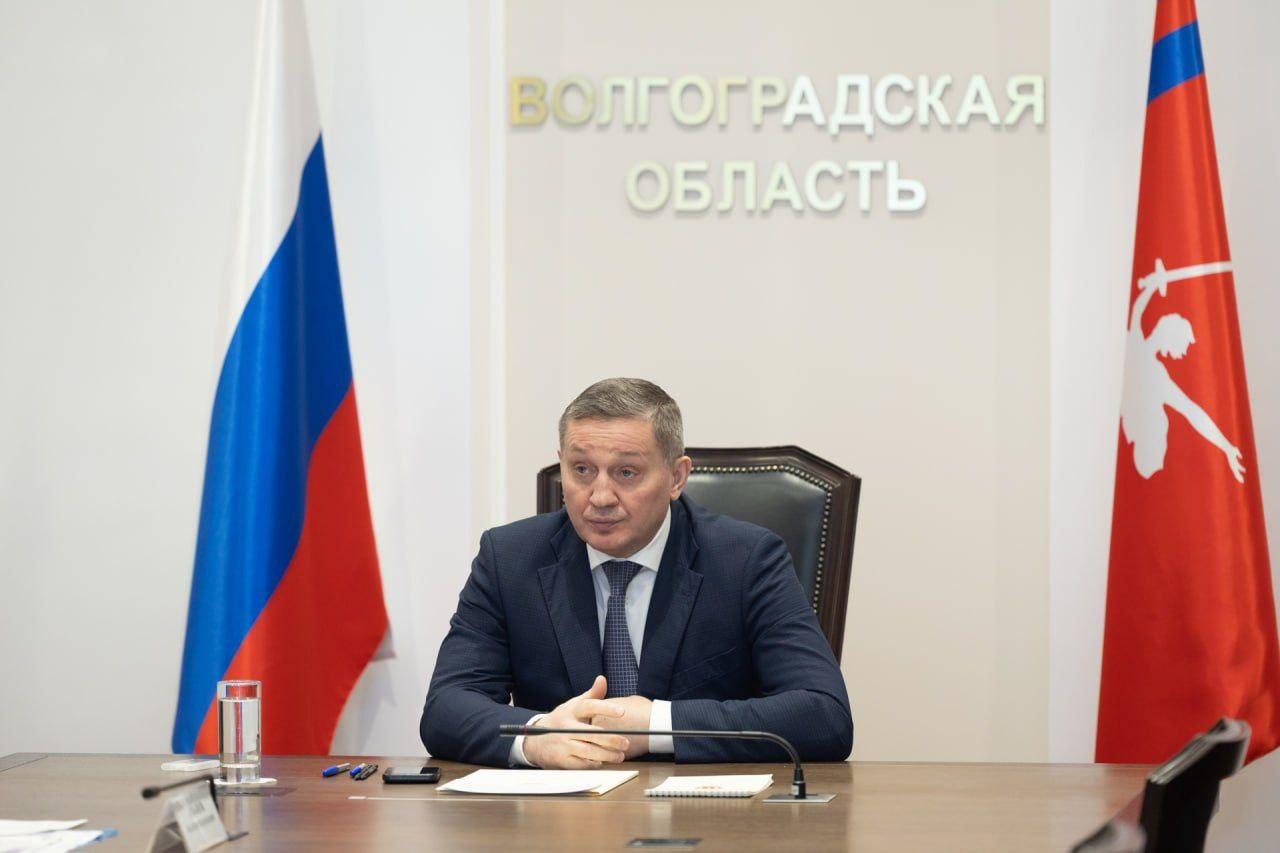 Глава Волгоградской области помог в подготовке Артемовска к празднованию 80-летия Победы