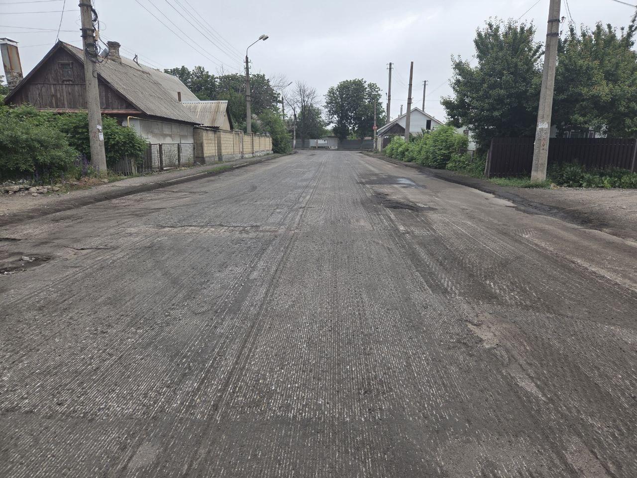 Подрядчики Нижегородской области завершили фрезерование дороги в Пионерском переулке в Харцызске