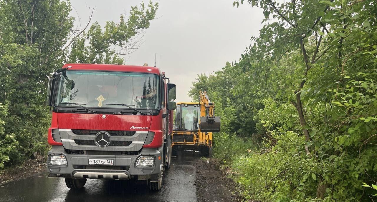 Хабаровский край ремонтирует дорогу в Дебальцево