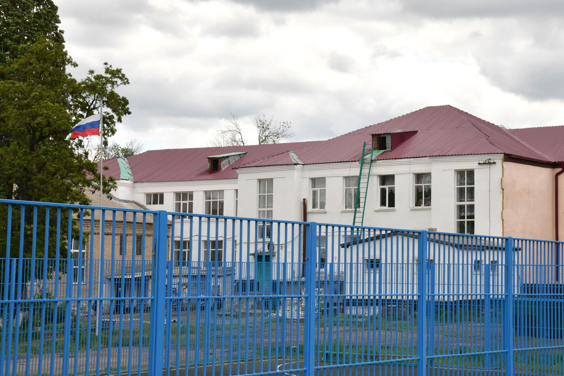 В Свердловском муниципальном округе полным ходом идут работы на объектах, которые восстанавливают три региона-шефа