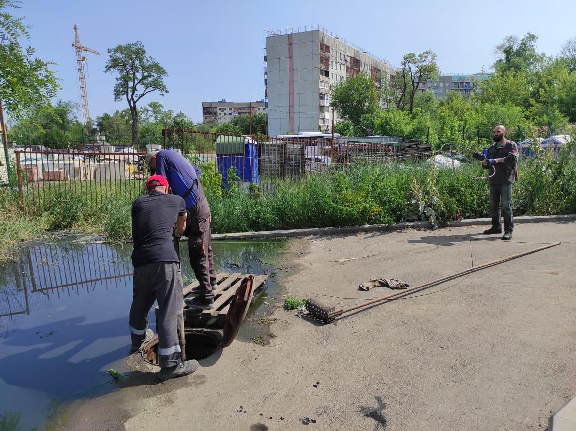 Коммунальщики из Петербурга продолжают помогать коллегам в Мариуполе