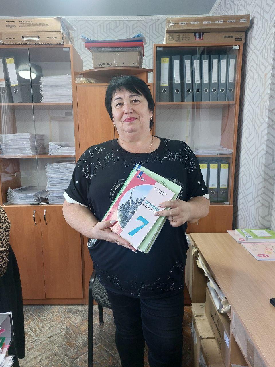 Смоляне закупят учебники для школьников из Мангуша