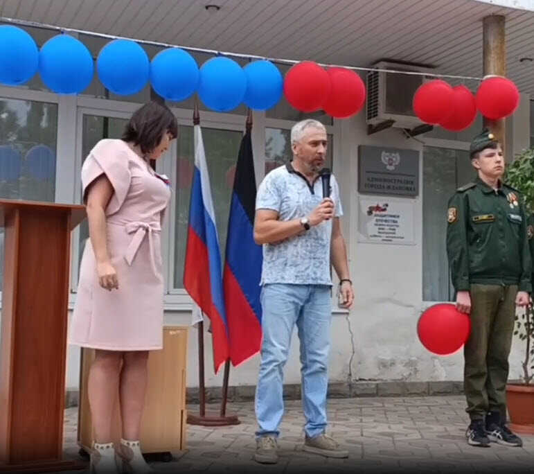 Руководитель рабочей группы Магаданской области поздравил жителей Ждановки с Днем России