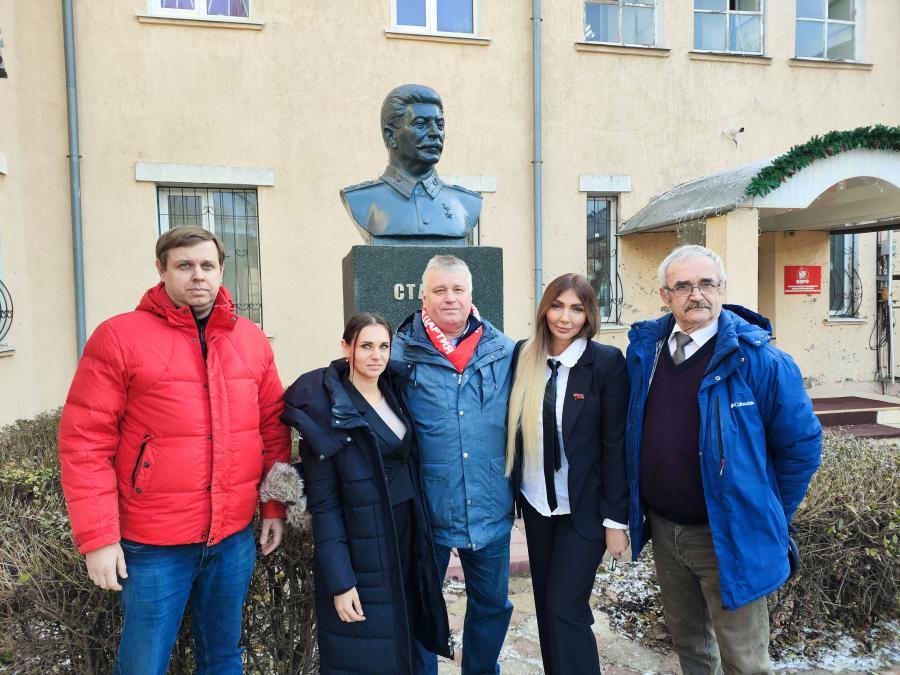 Воронежские коммунисты доставили в ЛНР очередную партию гуманитарных грузов