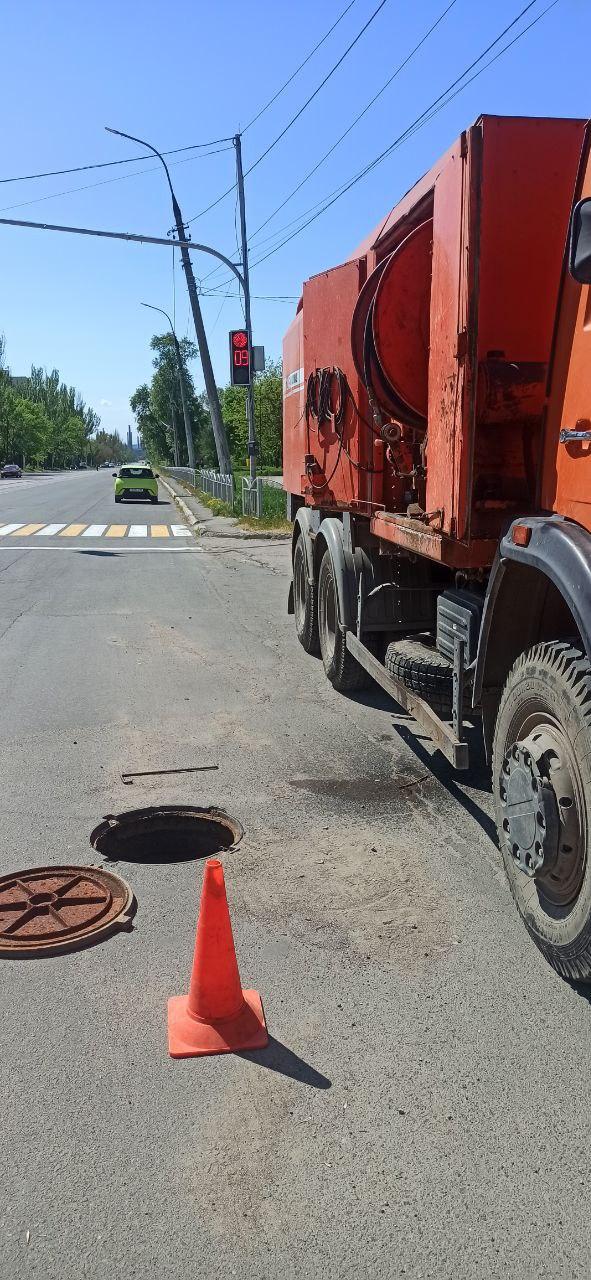 Тульские рабочие откачали воду из технологических люков в Мариуполе