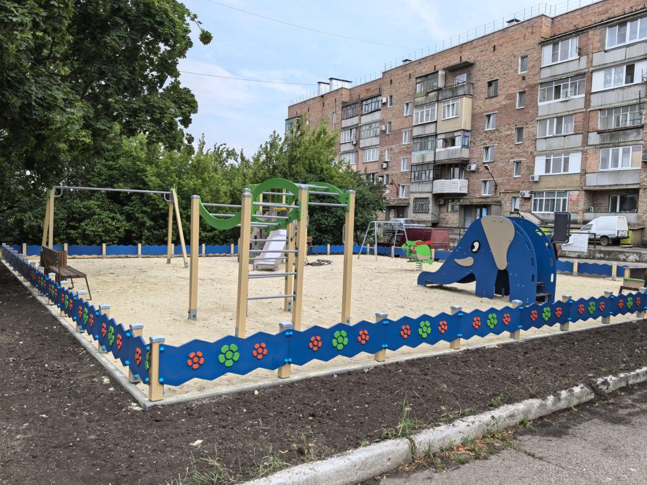 При поддержке Нижегородской области в Иловайске появились две новые детские площадки