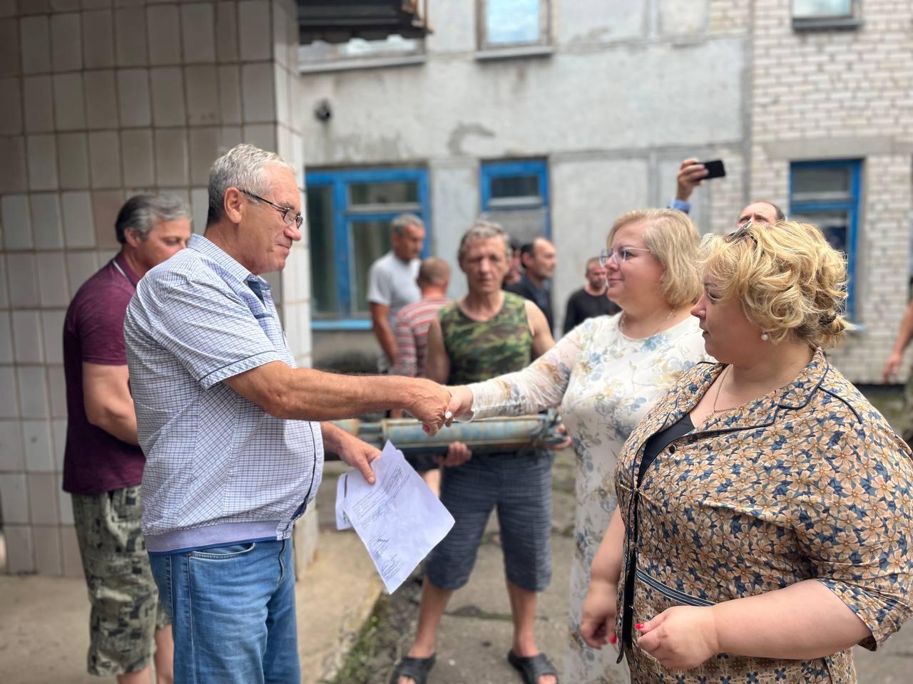 Министр социальной политики Липецкой области посетил Володарский округ с гуманитарной миссией