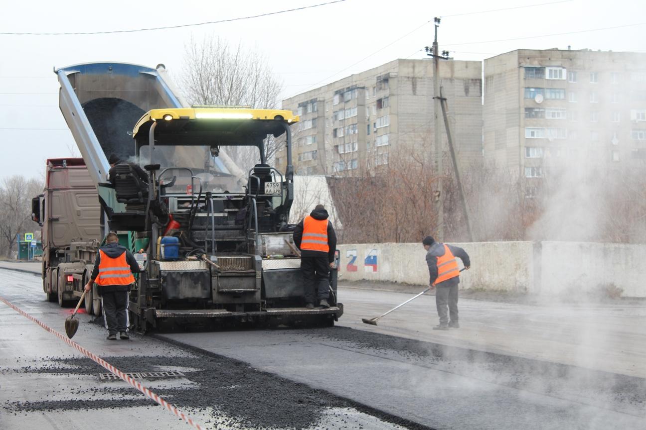 В Кировске продолжается ремонт улично-дорожной сети
