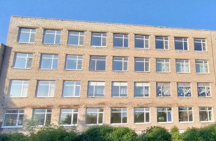 Министр строительства Приморья рассказал о ремонте школы в Торезе