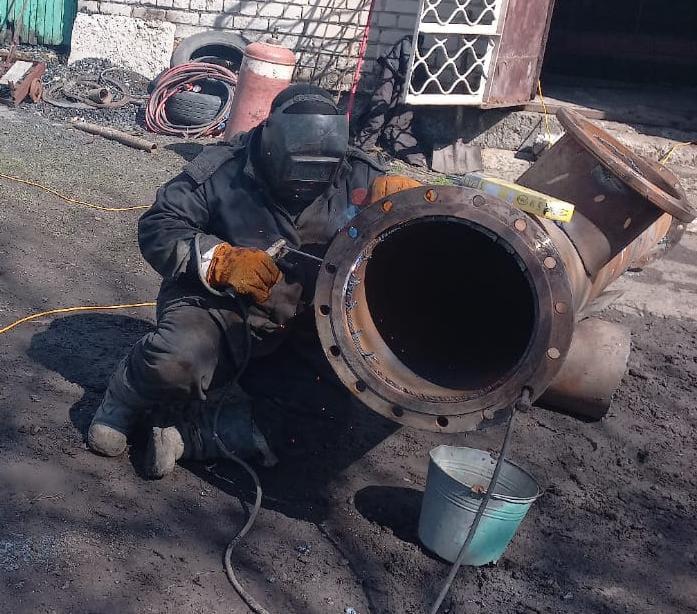 Аварийщики из Сыктывкара обслужили насосную станцию «Клиновая» в Ровеньках