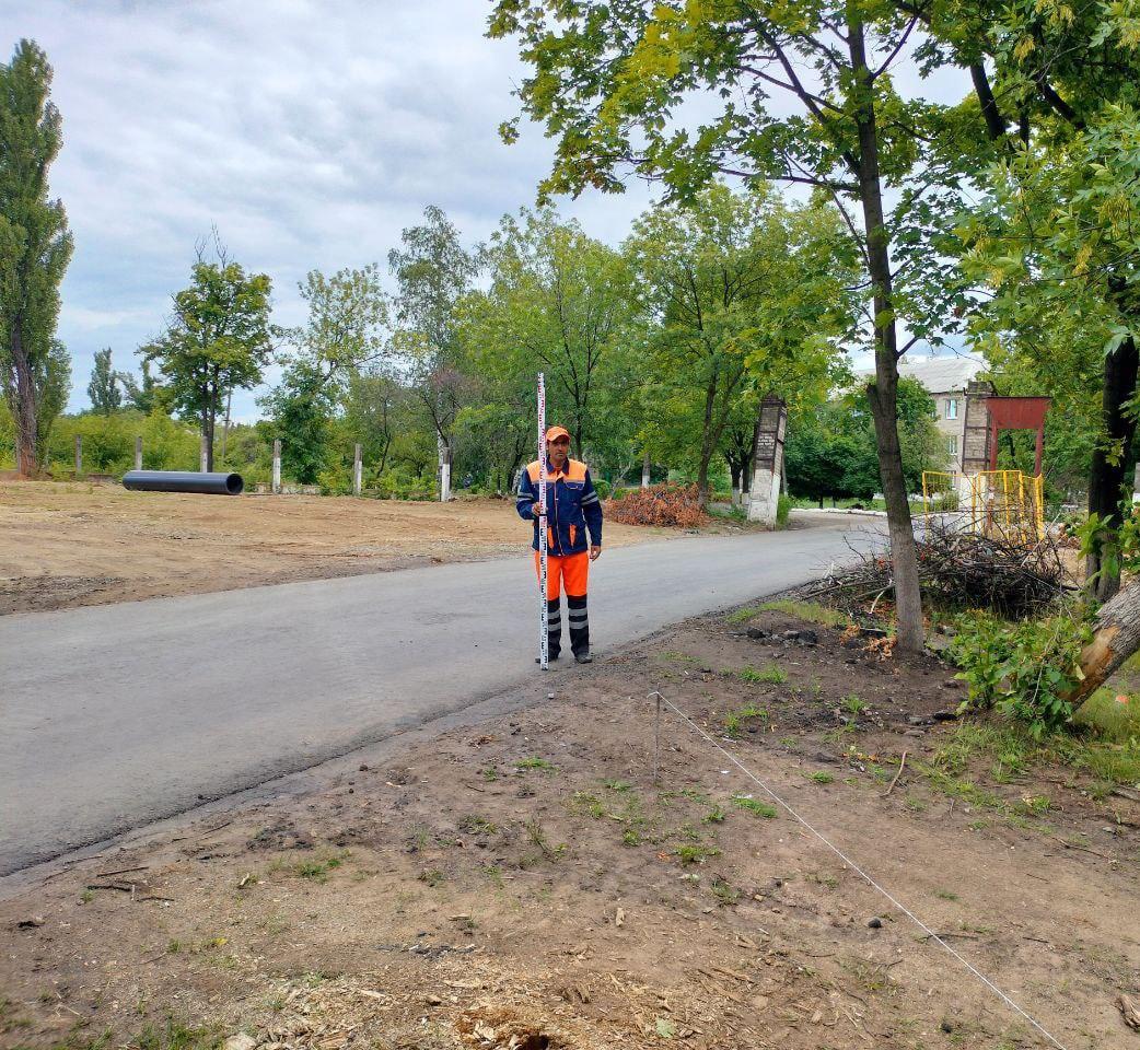 Хабаровский край продолжает ремонт подъезда к больнице в Дебальцево