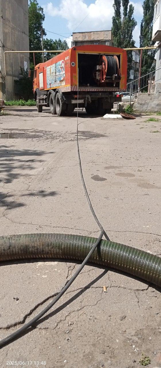 Самарцы промыли канализацию на одной из улиц Снежного